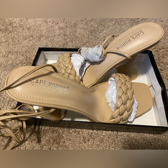 Womens Cape Robbin Strappy Tan heels - Picture 1 of 4